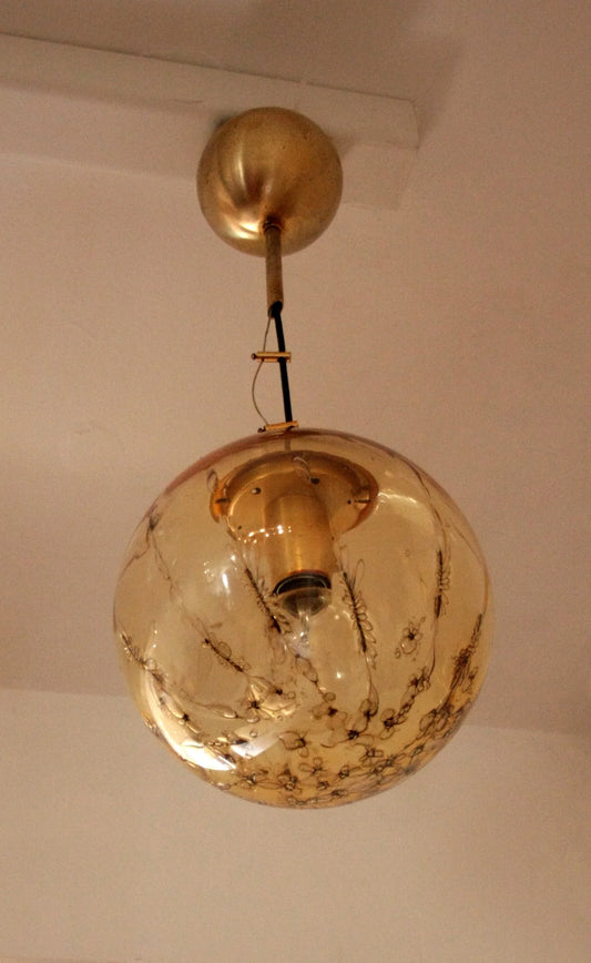 Lampadario a sospensione design italiano la murrina con ciondolo sferico in ottone firmato anni 70