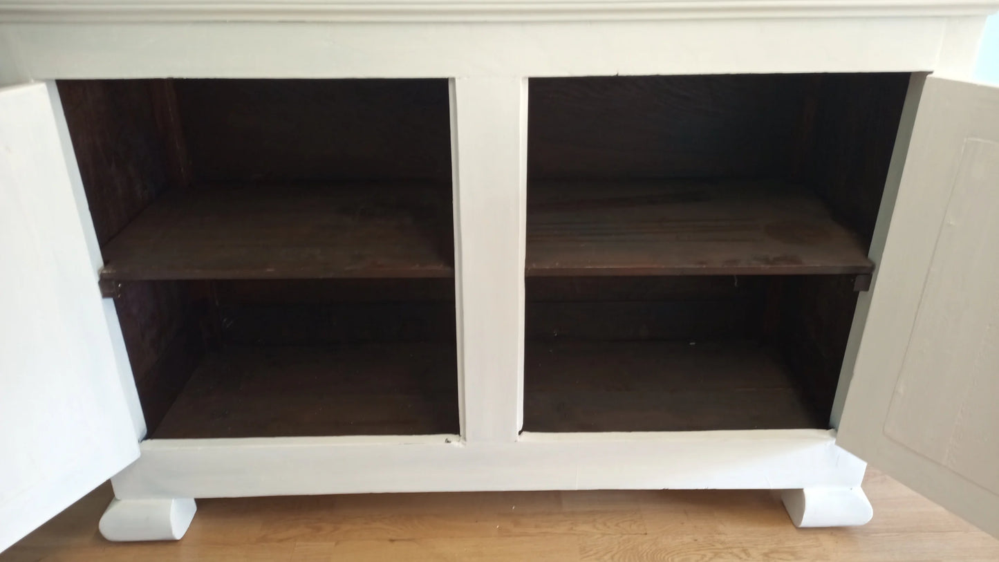Madia credenza dispensa design provenzale shabby chic vintage bianco avorio con scaffali interni scuri e piedi decorativi