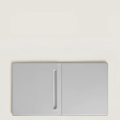 Custodia montblanc digital paper folio nero 135039 in pelle grigia chiara con design minimalista e cuciture sottili