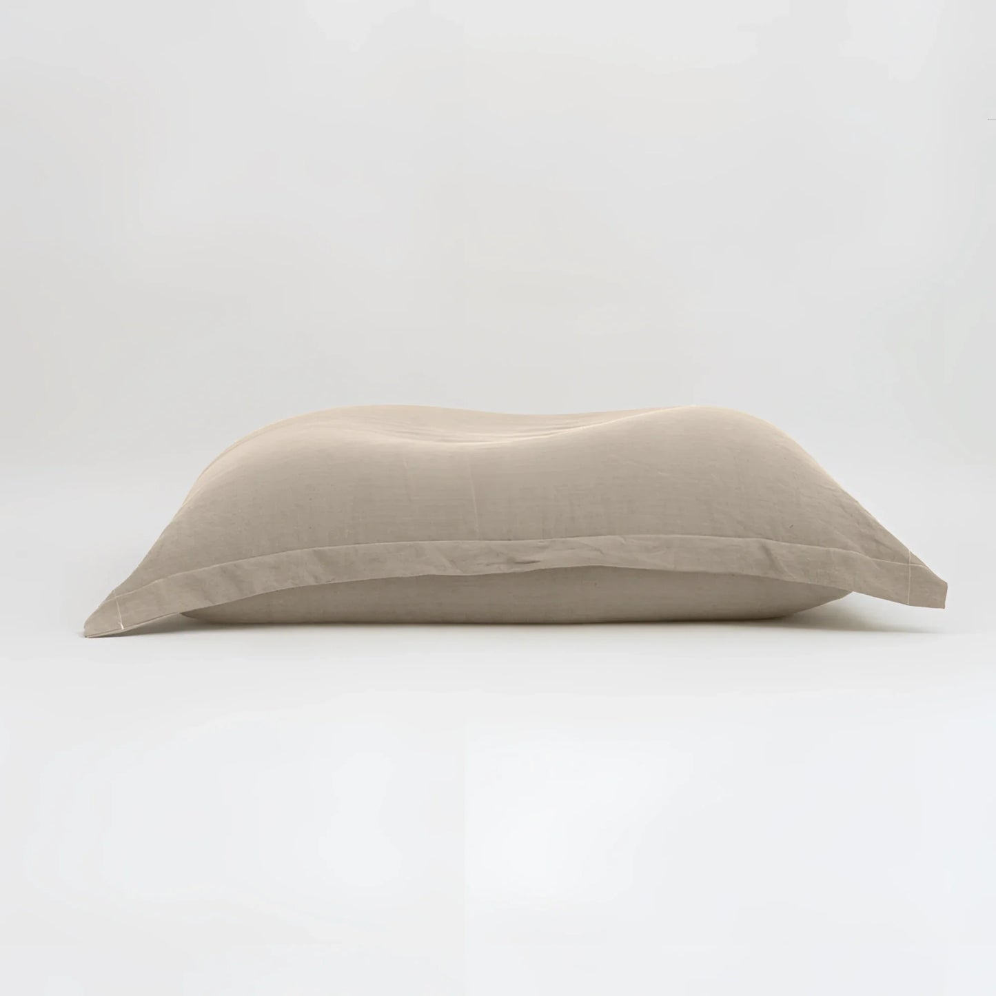 Maxi cuscino firenze beige in lino con texture naturale e design semplice dimensioni generose per un infinito abbraccio
