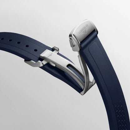 Cinturino in caucciù blu navy con chiusura pieghevole argento e motivo testurizzato per orologio conquest protetto dall’ufficio federale svizzero