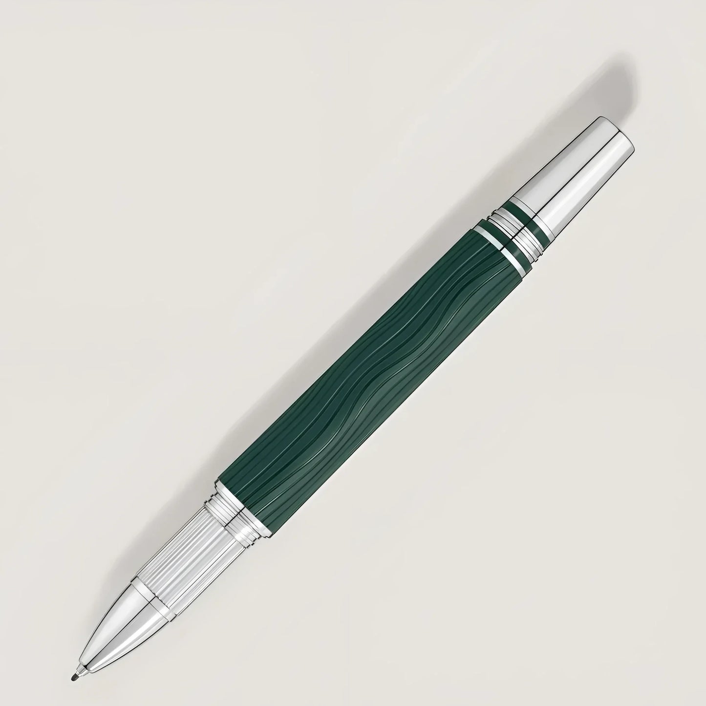 Montblanc Starwalker PolarGreen rollerball pen verde scuro con impugnatura ondulata e dettagli metallici argento