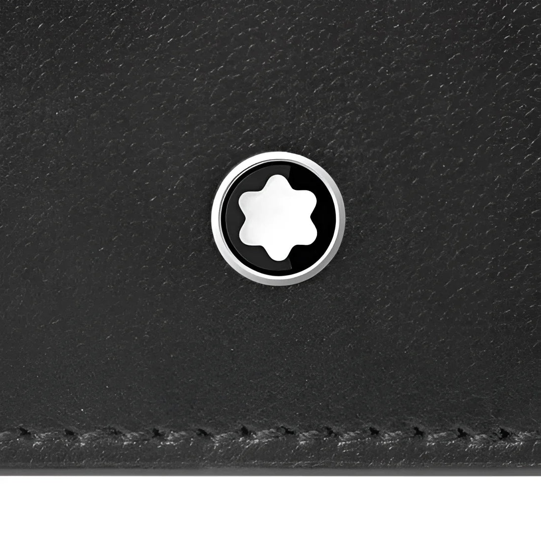 Portafoglio montblanc sottile in pelle nera con emblema circolare argento e stella bianca a sei punte montblanc sottile trio