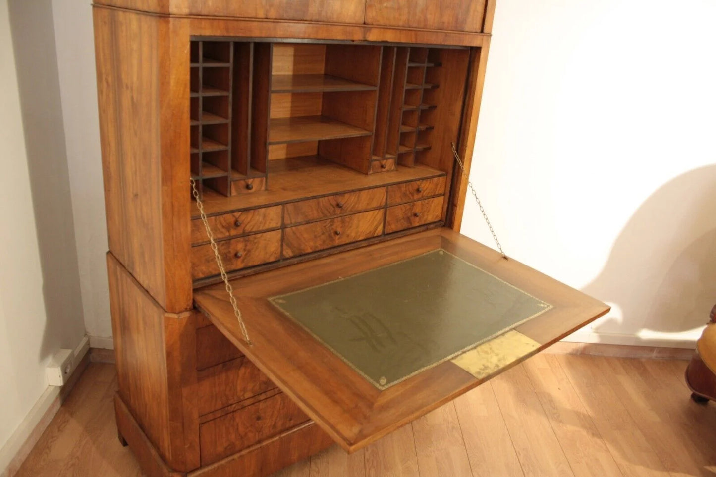 Splendido secretaire umbertino in rovere massello originale fine ottocento con ribalta e scomparti di stoccaggio