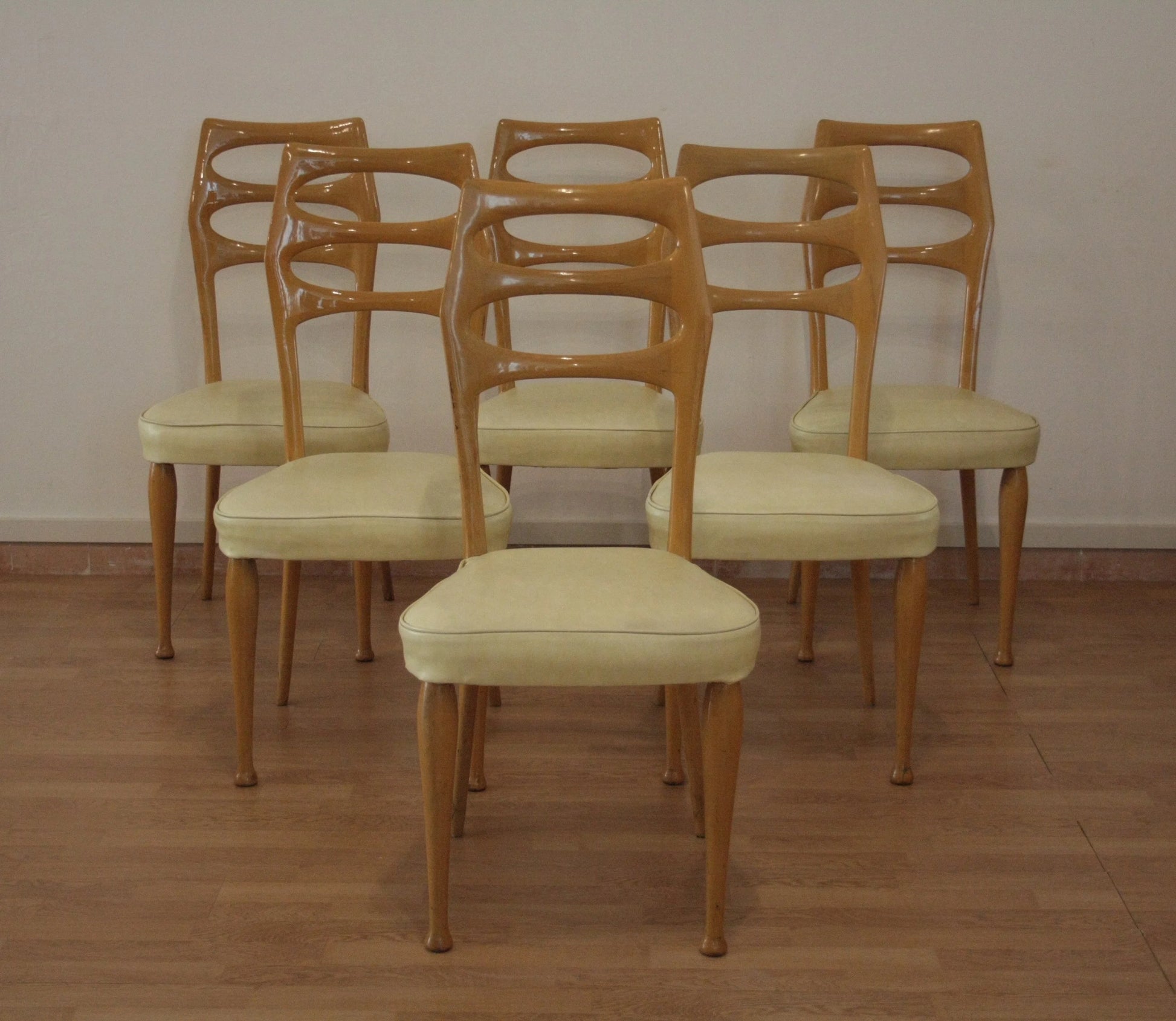 Set di 6 sedie da pranzo vittorio dassi anni 50 con sedute cream in legno mid century moderno da dario raia antiquariato