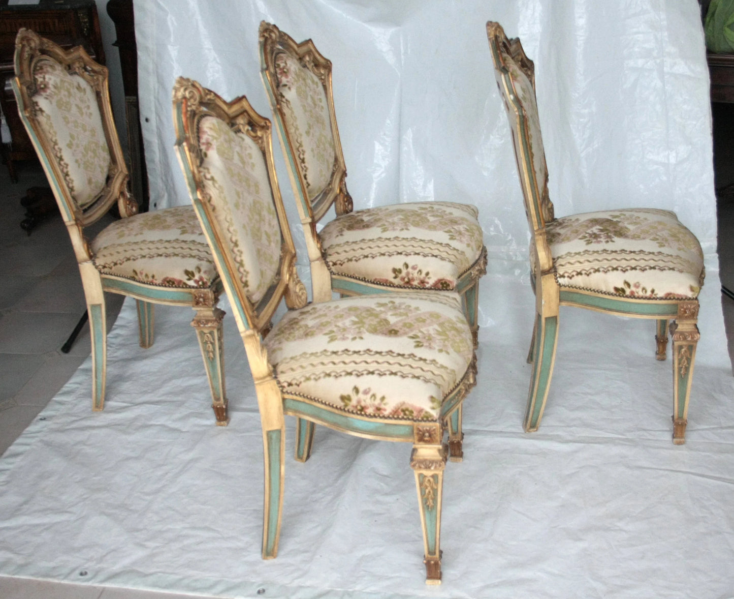 Set di 4 sedie napoleone iii stile napoleone iii del 1800 con rivestimento ornato e legno intagliato