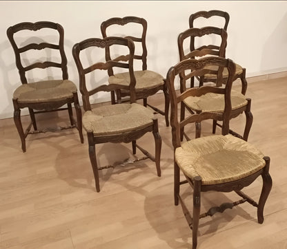 Set di sei sedie provenzali rustiche con schienale a scale e seduta in paglia in rovere massello ottocento restaurate