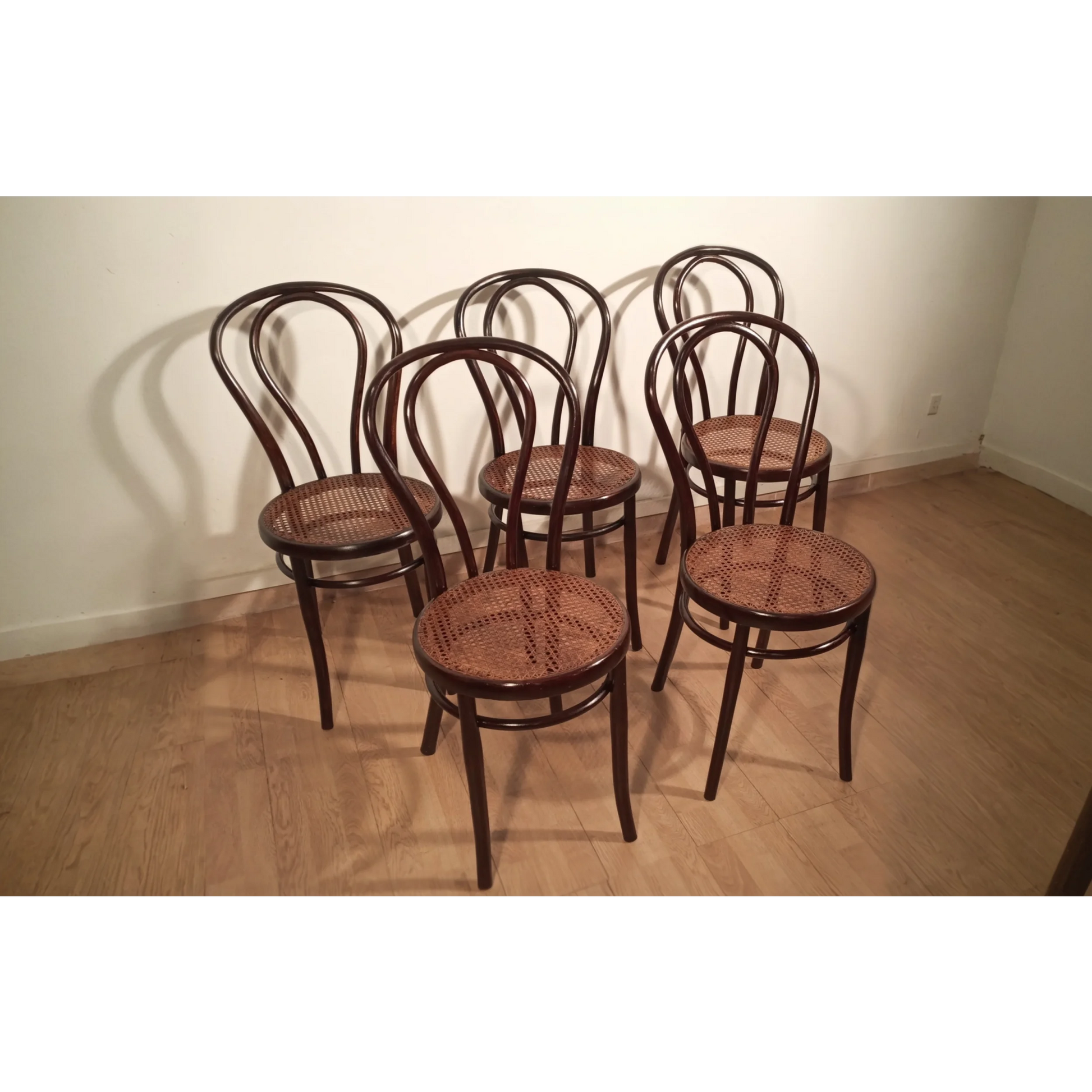 Set di sedie in stile Thonet Drava con seduta in paglia, design elegante e vintage