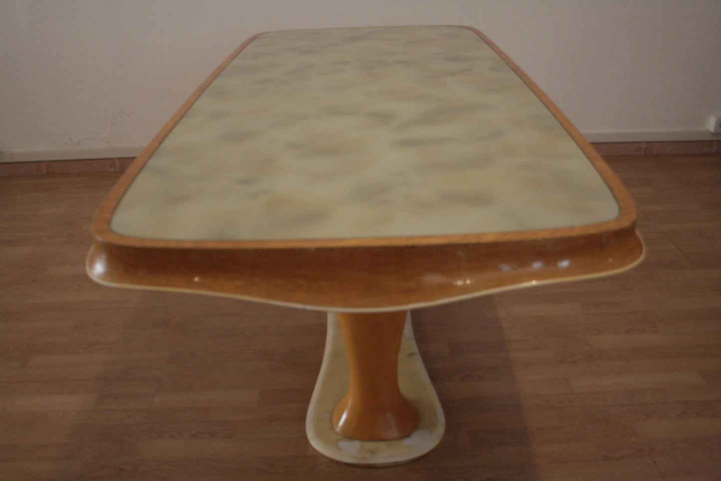 Tavolo rettangolare crema con base a piedistallo camera da pranzo mid-century moderna di vittorio dassi anni 50