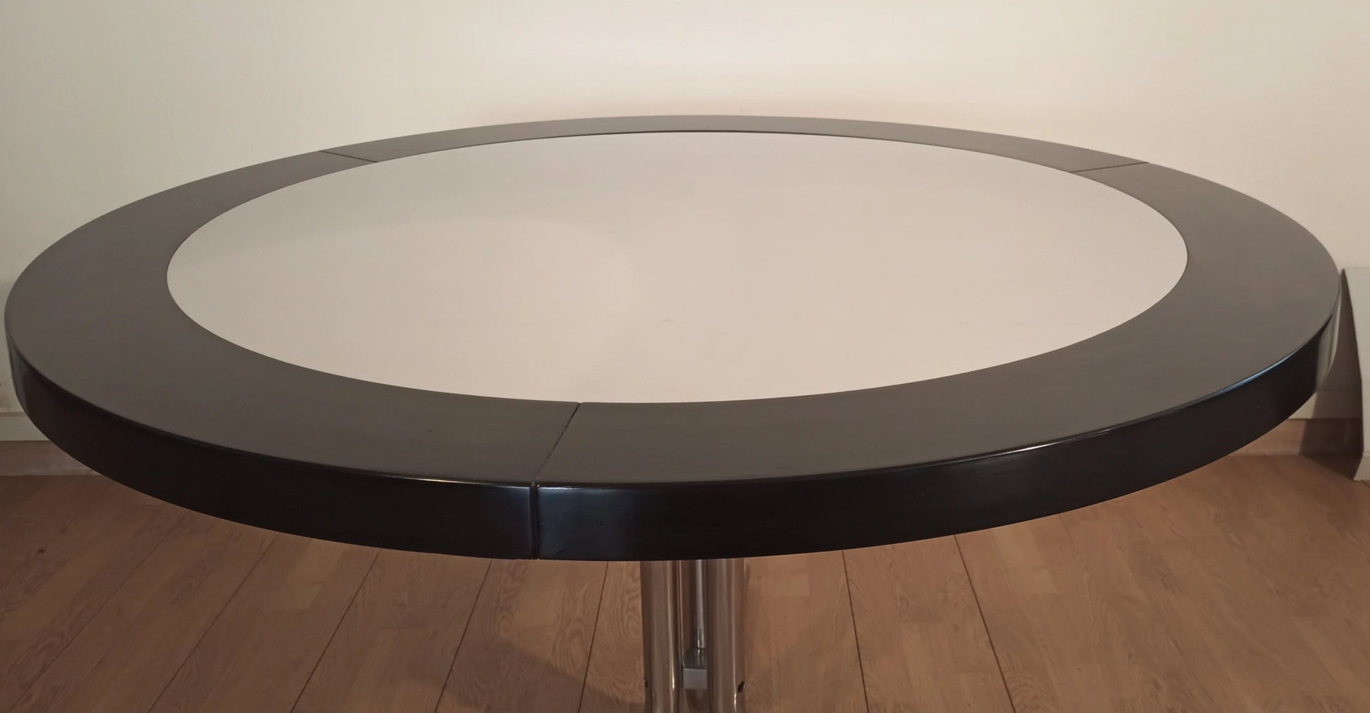 Tavolo desco vintage rotondo bianco e nero di achille castiglioni per zanotta anni 70 in legno e metallo